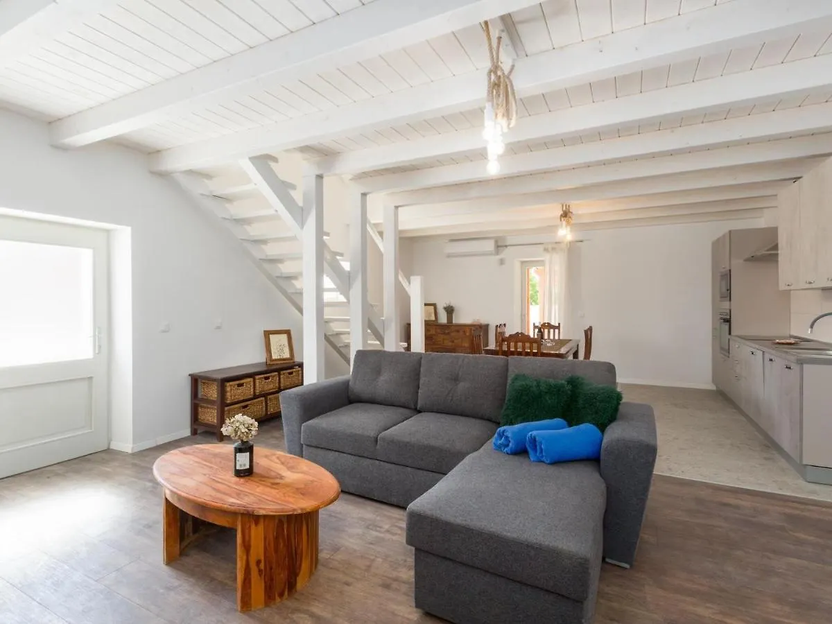 Adorable Villa With Private Pool Tinjan 0*,  Kroatien