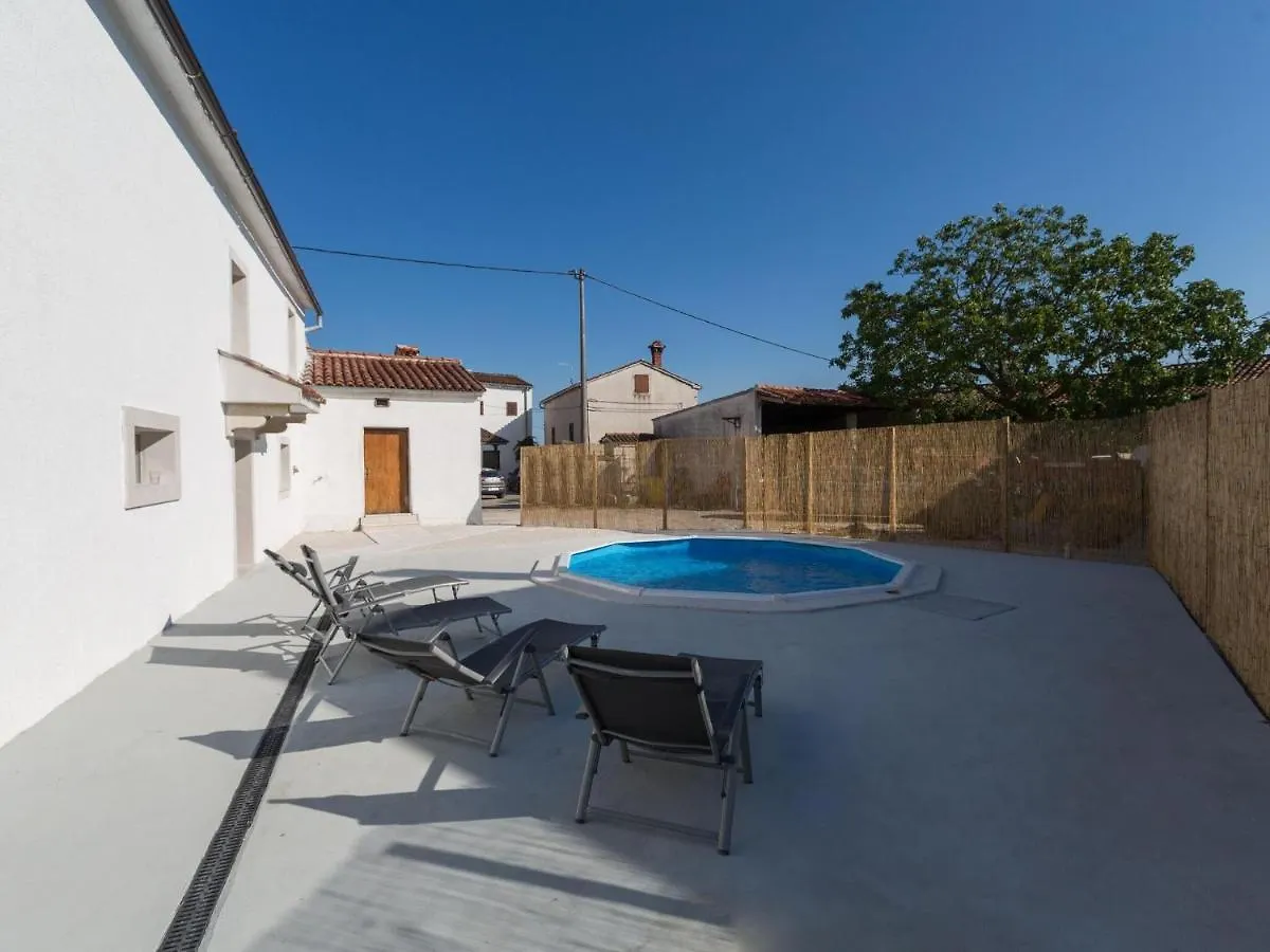 Adorable Villa With Private Pool Tinjan 0*,  Kroatien